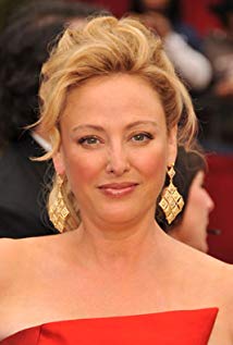 How tall is Virginia Madsen?